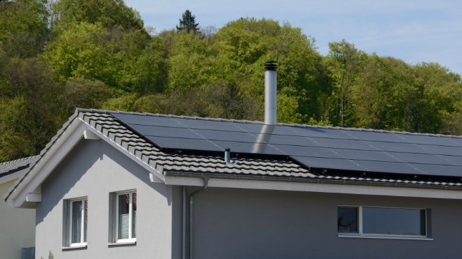 Bild einer Schrägdach-Solaranlage