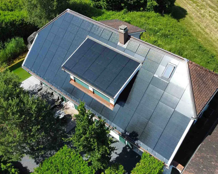 Ästhetik und Energie vereint – Indach- und Fassaden-Solaranlagen von EKZ Eltop